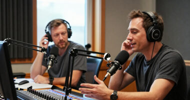 13 Best News Podcast Microphones for Clear Reporting in 2027